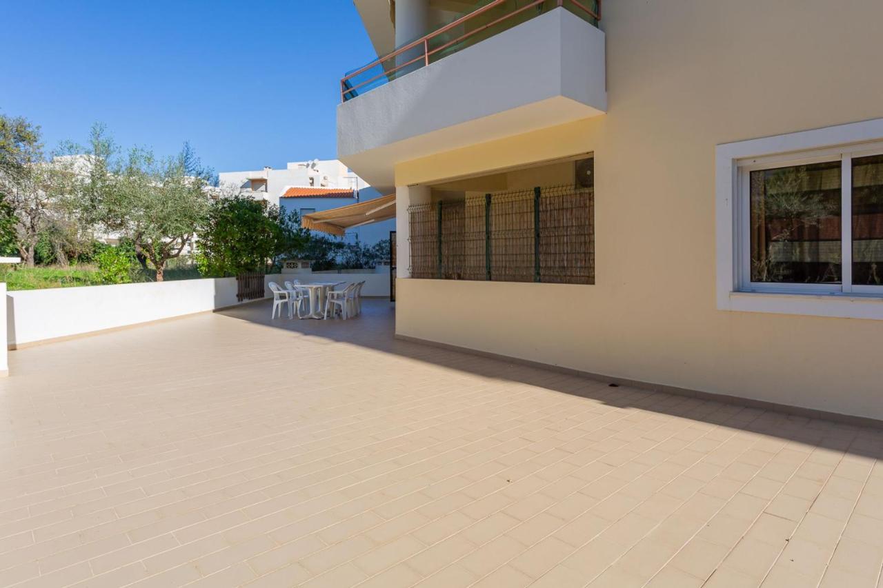 Spacious 2 Bdr Apartment W/ Patio By Lovelystay Armação de Pêra 外观 照片